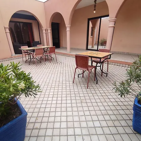 Marockansk riad Zagora, 8 Au Village Naturiste Couple Only